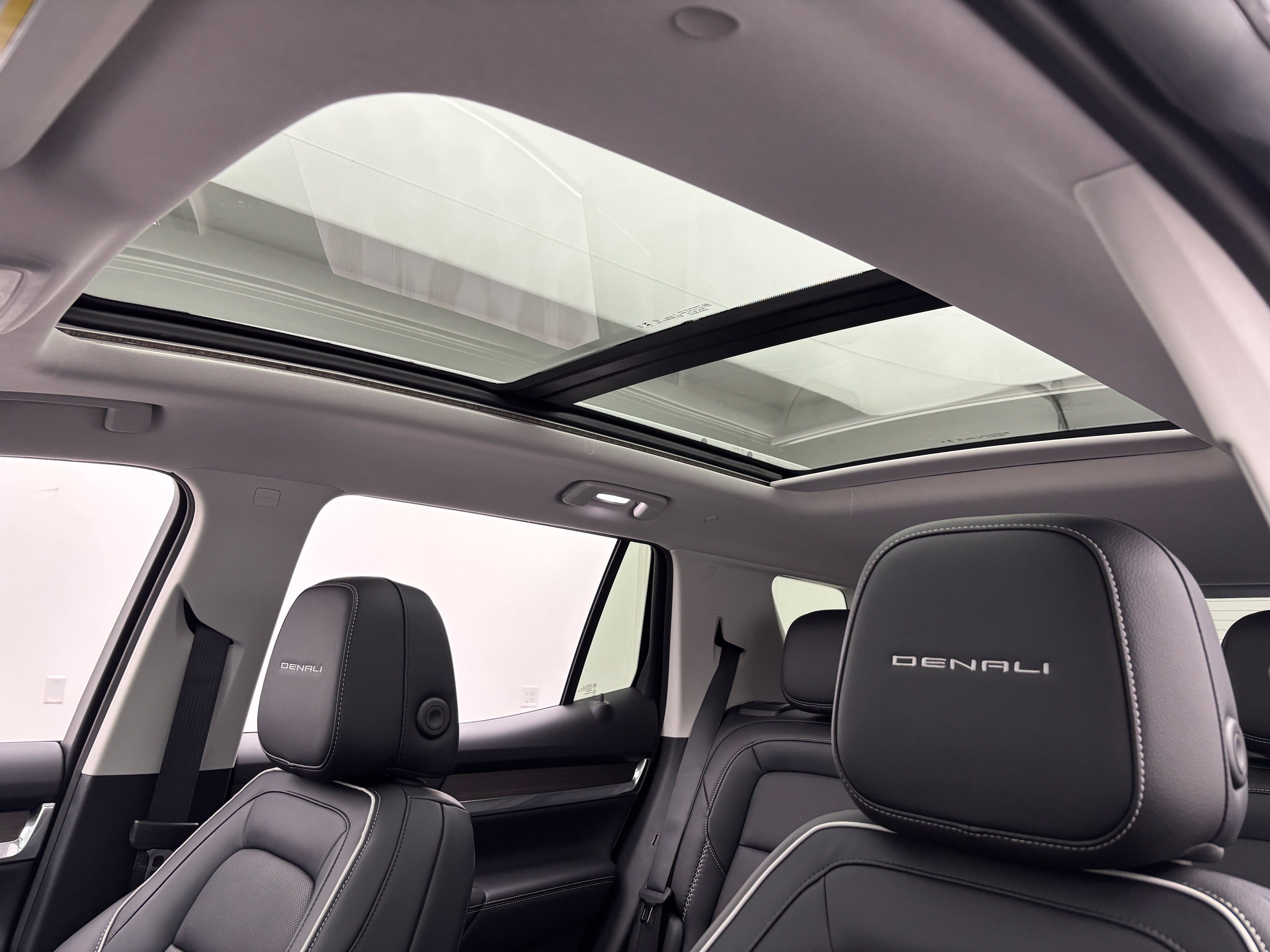 New 2027 GMC Terrain Denali w/ LPO, Floor Liner Package AWD/4WD image 5