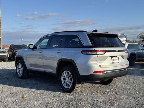 New 2025 Jeep Grand Cherokee Laredo X w/ Luxury Tech Group I AWD/4WD image 22