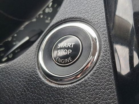 Used 2019 Nissan Rogue SV w/ Premium Package image 24