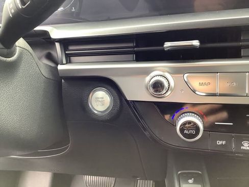 Used 2023 Kia Telluride S AWD/4WD image 16