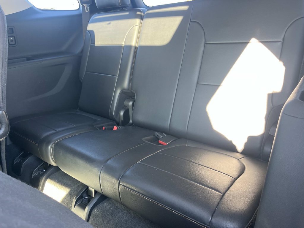 Used 2018 Chevrolet Traverse LT w/ LPO, 'HIT The Road' Package FWD image 24