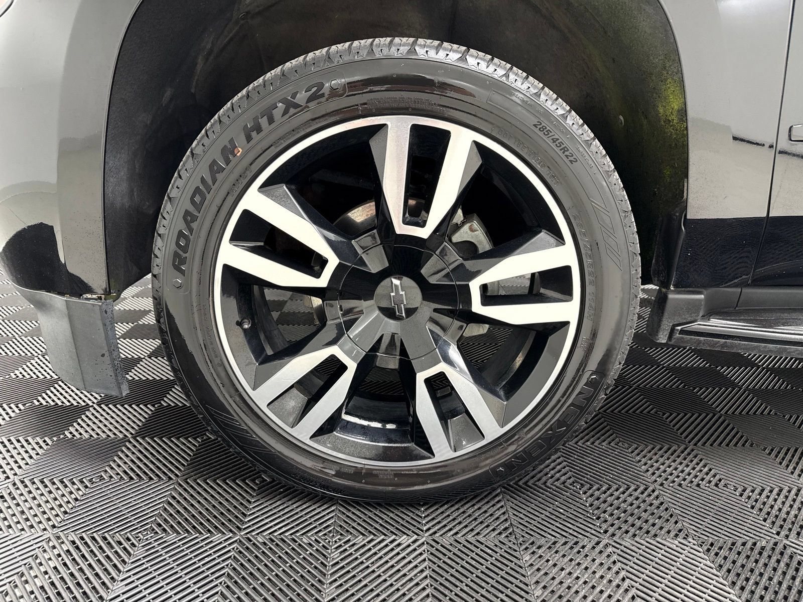 Used 2019 Chevrolet Tahoe Premier AWD/4WD image 10