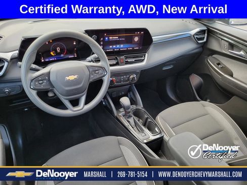 Used 2025 Chevrolet TrailBlazer LT AWD/4WD image 23