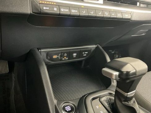 Used 2025 Kia K4 FWD image 25