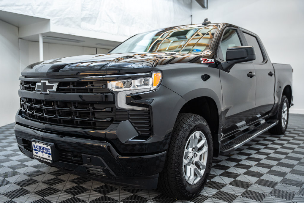 Used 2026 Chevrolet Silverado 1500 RST AWD/4WD image 3