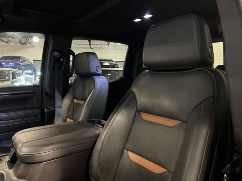 Used 2023 GMC Sierra 1500 AT4 w/ AT4 Preferred Package AWD/4WD image 5