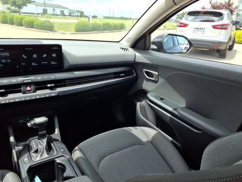 Used 2025 Kia K4 FWD image 9