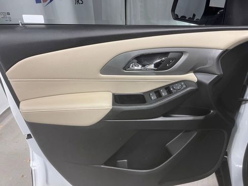 Used 2024 Chevrolet Traverse LS w/ Safety Package image 10