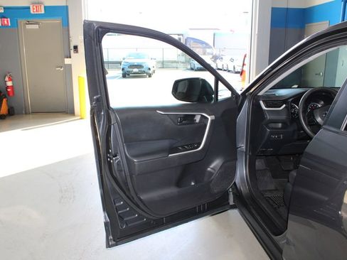 Used 2022 Toyota RAV4 LE AWD/4WD image 7
