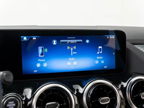 Certified 2025 Mercedes-Benz GLA 250 4MATIC image 26