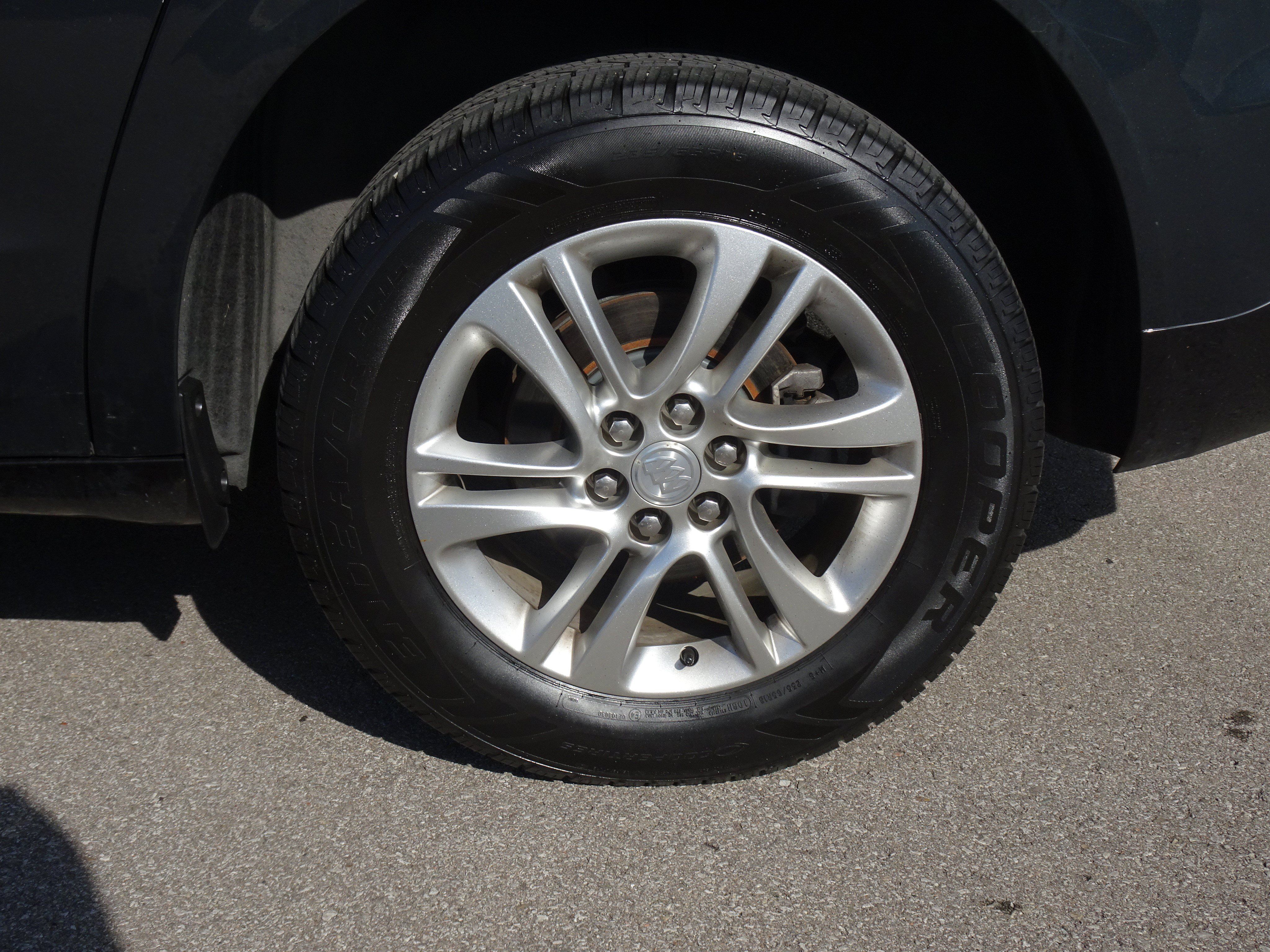 Used 2020 Buick Enclave Essence AWD/4WD image 19