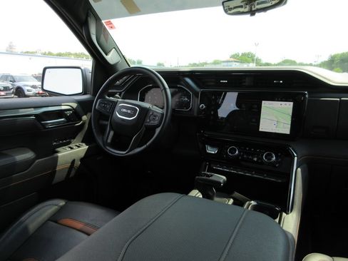 Certified 2026 GMC Sierra 1500 AT4 w/ AT4 Premium Package AWD/4WD image 29