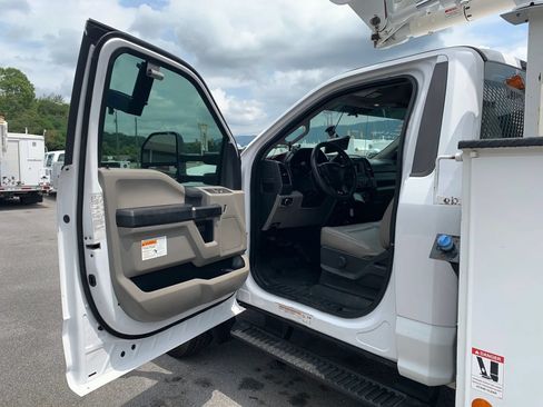 Used 2019 Ford F550 4x4 Regular Cab Super Duty image 8