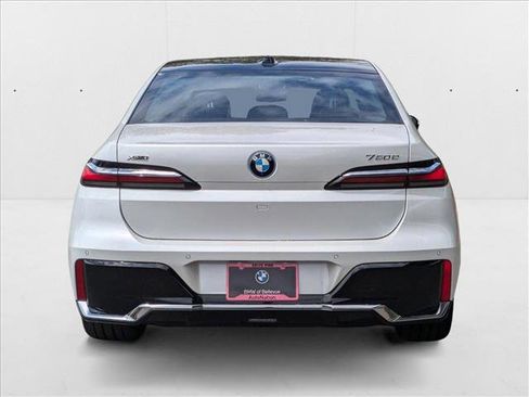 New 2025 BMW 750e xDrive image 7