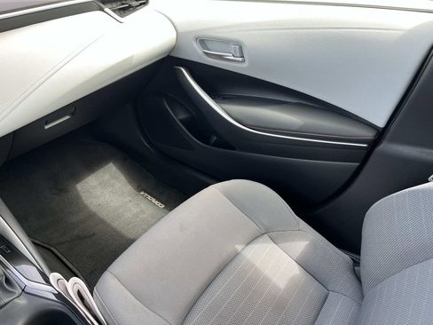 Used 2025 Toyota Corolla SE FWD image 13