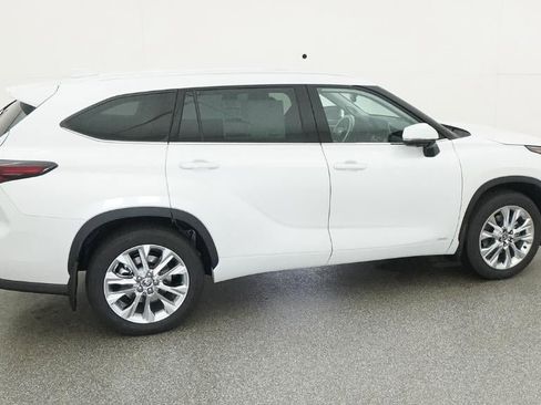 New 2026 Toyota Highlander Limited AWD/4WD image 10