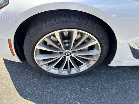 Certified 2023 BMW 530i xDrive w/ Premium Package AWD/4WD image 27