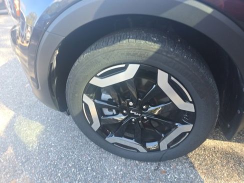 Certified 2025 Kia Telluride S image 29