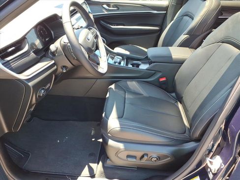 New 2026 Jeep Grand Cherokee Limited AWD/4WD image 12