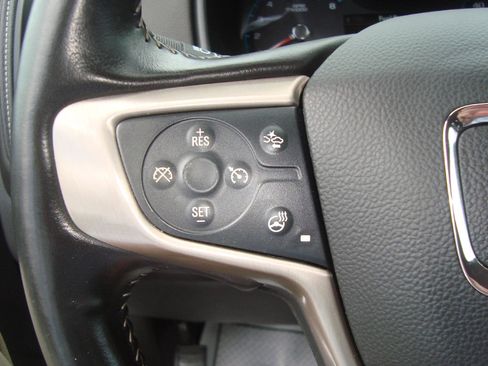 Certified 2022 GMC Canyon Denali image 30