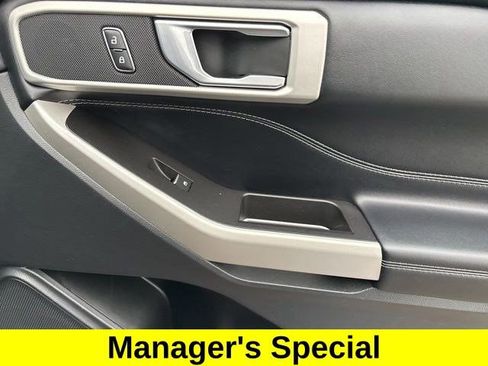 Used 2022 Ford Explorer XLT image 43