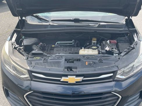 Used 2017 Chevrolet Trax LS FWD image 10