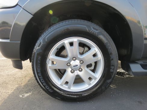 Used 2007 Ford Explorer XLT image 30