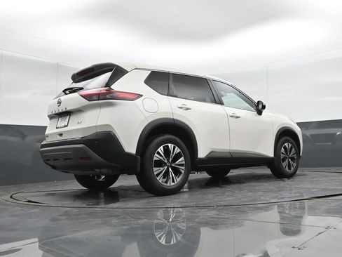 Used 2023 Nissan Rogue SV image 33