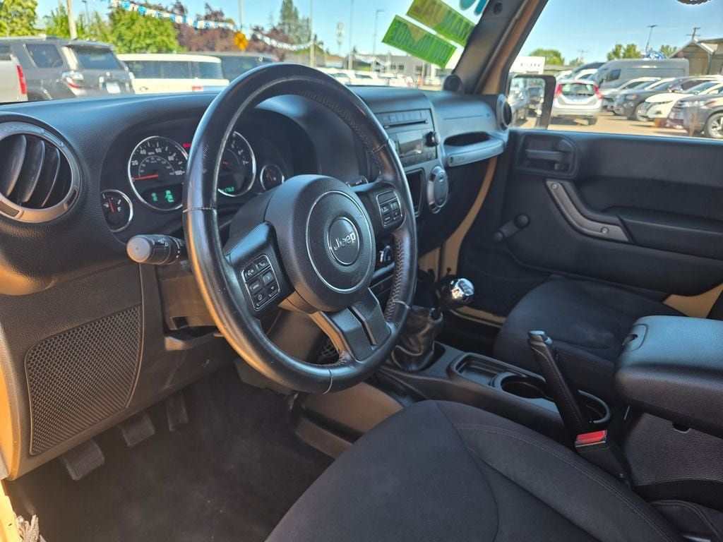 Used 2013 Jeep Wrangler Unlimited Sport w/ Connectivity Group AWD/4WD image 9