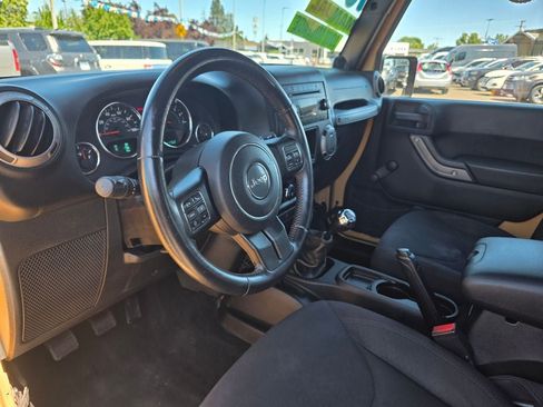 Used 2013 Jeep Wrangler Unlimited Sport w/ Connectivity Group AWD/4WD image 9
