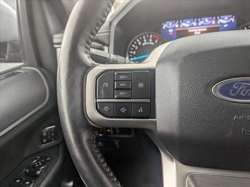 Used 2024 Ford Expedition XLT image 13