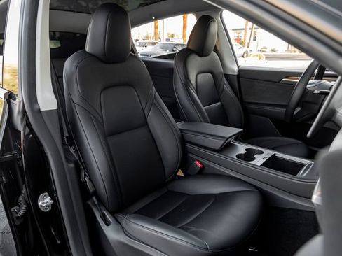 Used 2023 Tesla Model Y Performance AWD/4WD image 32