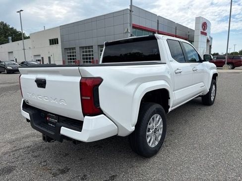 Used 2026 Toyota Tacoma SR5 AWD/4WD image 12