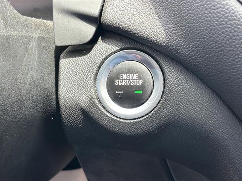 Used 2020 Chevrolet Equinox LT AWD/4WD image 17