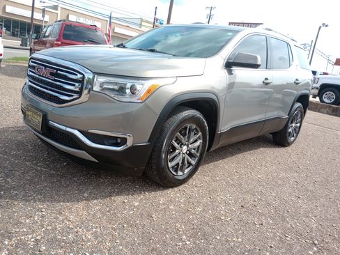 Used 2019 GMC Acadia SLT FWD image 3