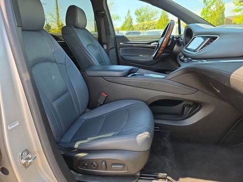 Used 2022 Buick Enclave Premium FWD image 16