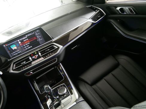 Used 2020 BMW X5 xDrive40i w/ Parking Assistance Package AWD/4WD image 11