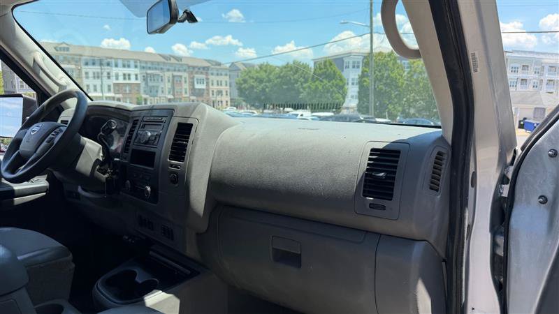 Used 2017 Nissan NV 3500 SV RWD image 13