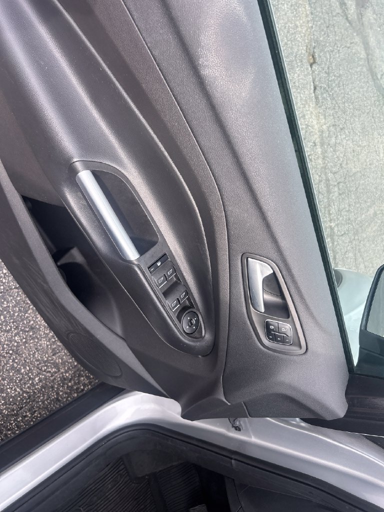 Used 2019 Ford Escape Titanium FWD image 12