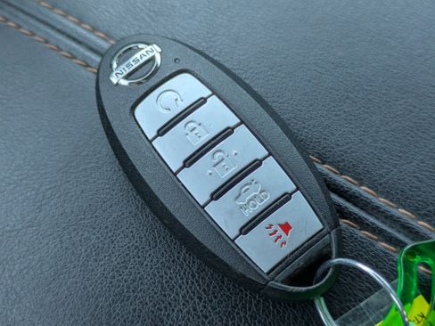 Used 2023 Nissan Sentra SR w/ SR Premium Package image 24