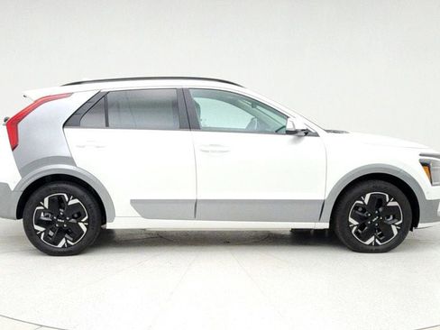 Used 2024 Kia Niro Wave w/ Wave Preserve Package image 4