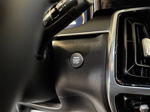 Certified 2023 Kia Sorento SX image 29