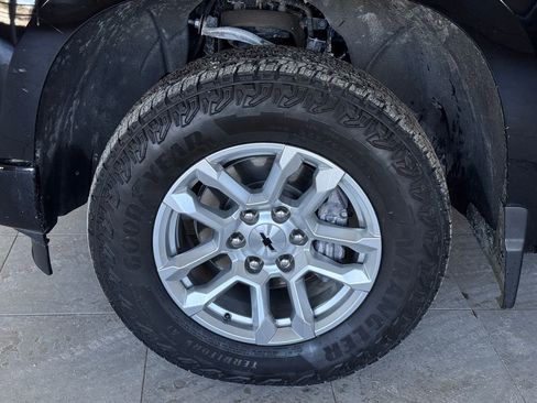 Certified 2025 Chevrolet Silverado 1500 RST AWD/4WD image 4