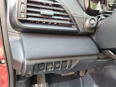 Used 2025 Subaru Outback Premium image 12