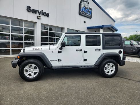 Used 2017 Jeep Wrangler Unlimited Sport AWD/4WD image 7
