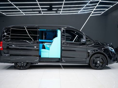 Used 2023 Mercedes-Benz Metris Passenger image 9