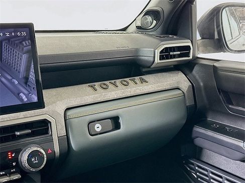 Used 2025 Toyota 4Runner Trailhunter image 23