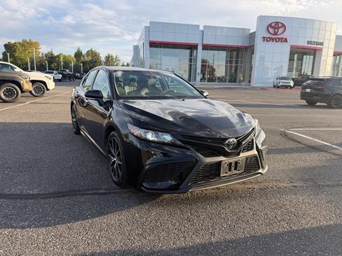 Used 2024 Toyota Camry SE AWD/4WD image 1