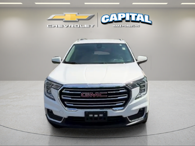 Used 2024 GMC Terrain SLT AWD/4WD image 9