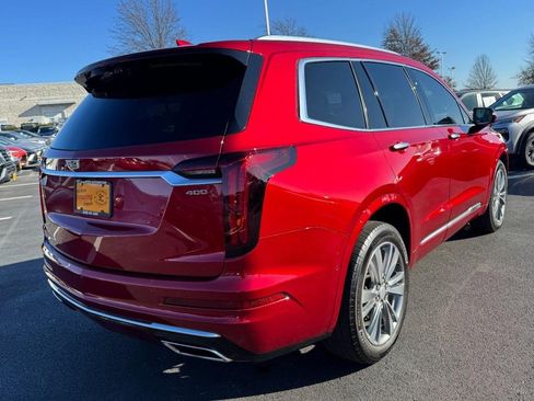 Used 2021 Cadillac XT6 Premium Luxury image 3